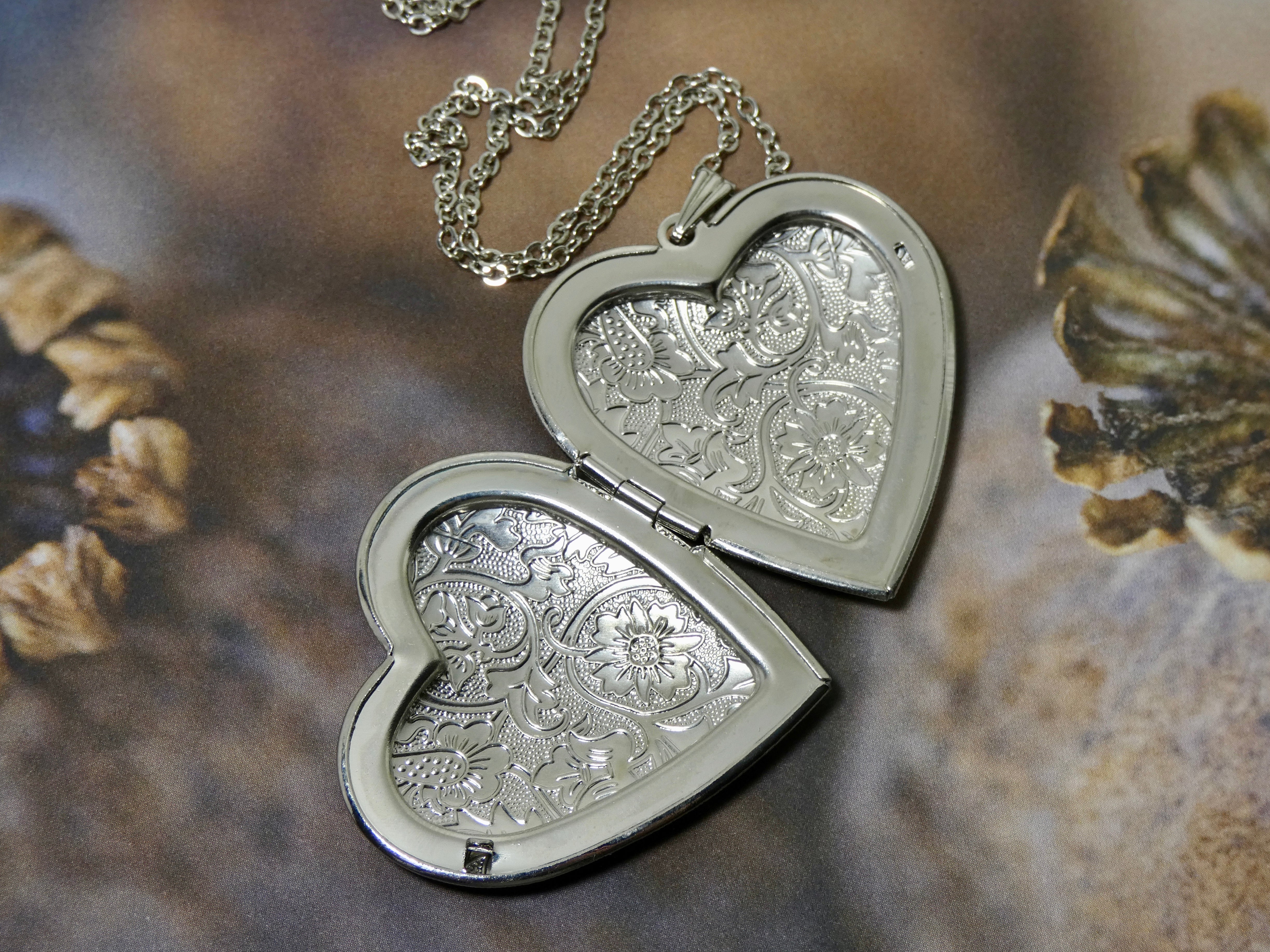 U7 Jewelry Heart Locket Necklace Engraved Picture Locket Necklaces