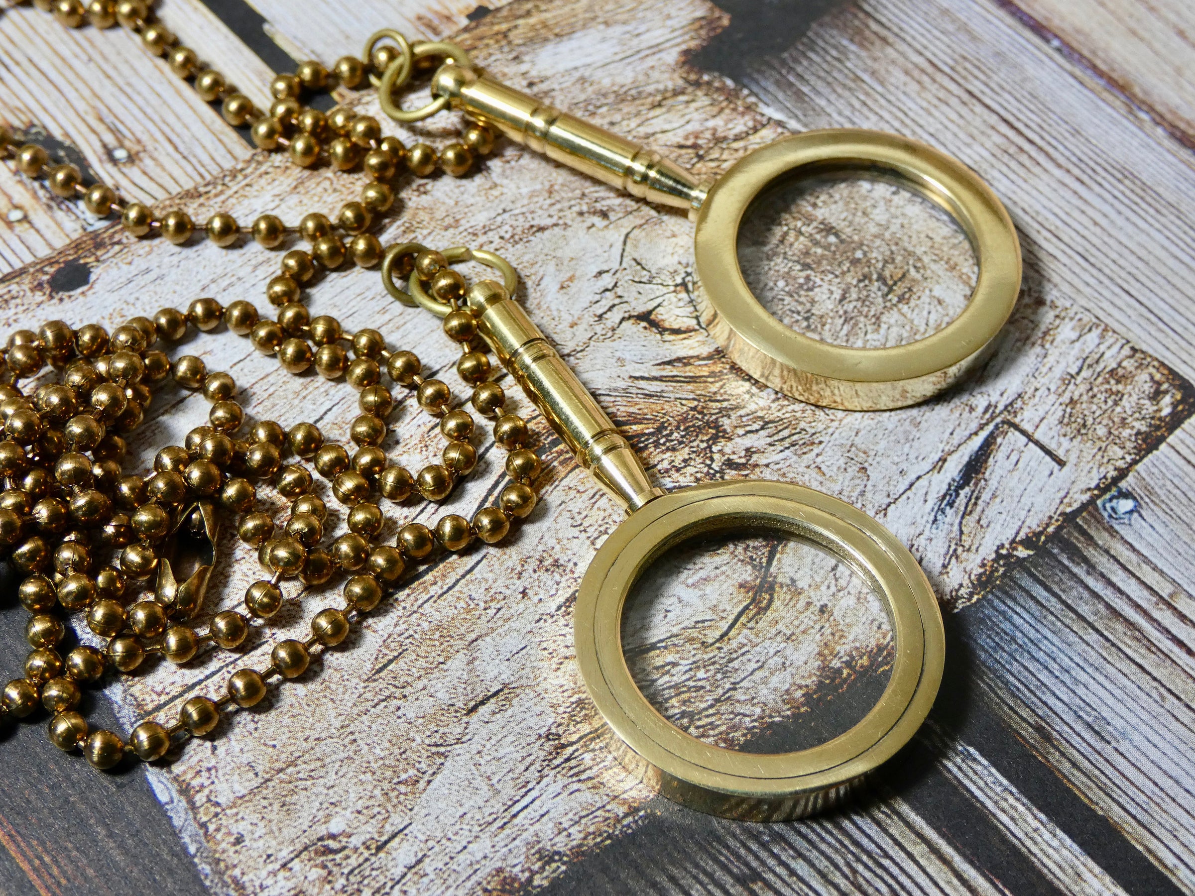 Magnifying Glass Necklace with a handle, Brass and Glass Steampunk Monocle Necklace, It really does works, Unisex Pendant