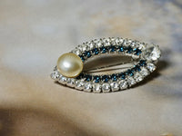 Vintage Brooch with Rhinestones and a Pearl