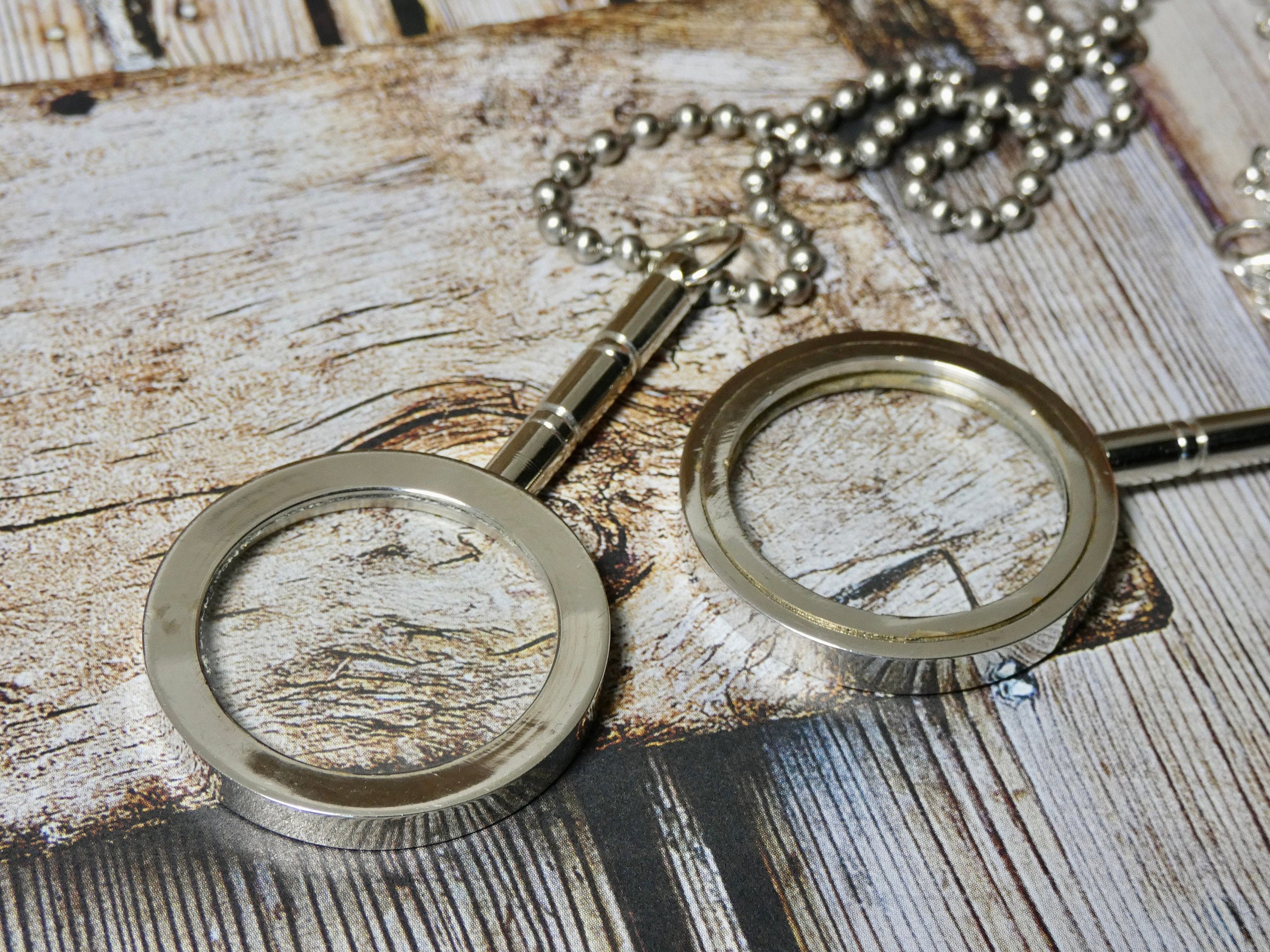 Magnifying Glass Necklace with a handle, Silver and Glass Steampunk Mo –  Upcycled Works