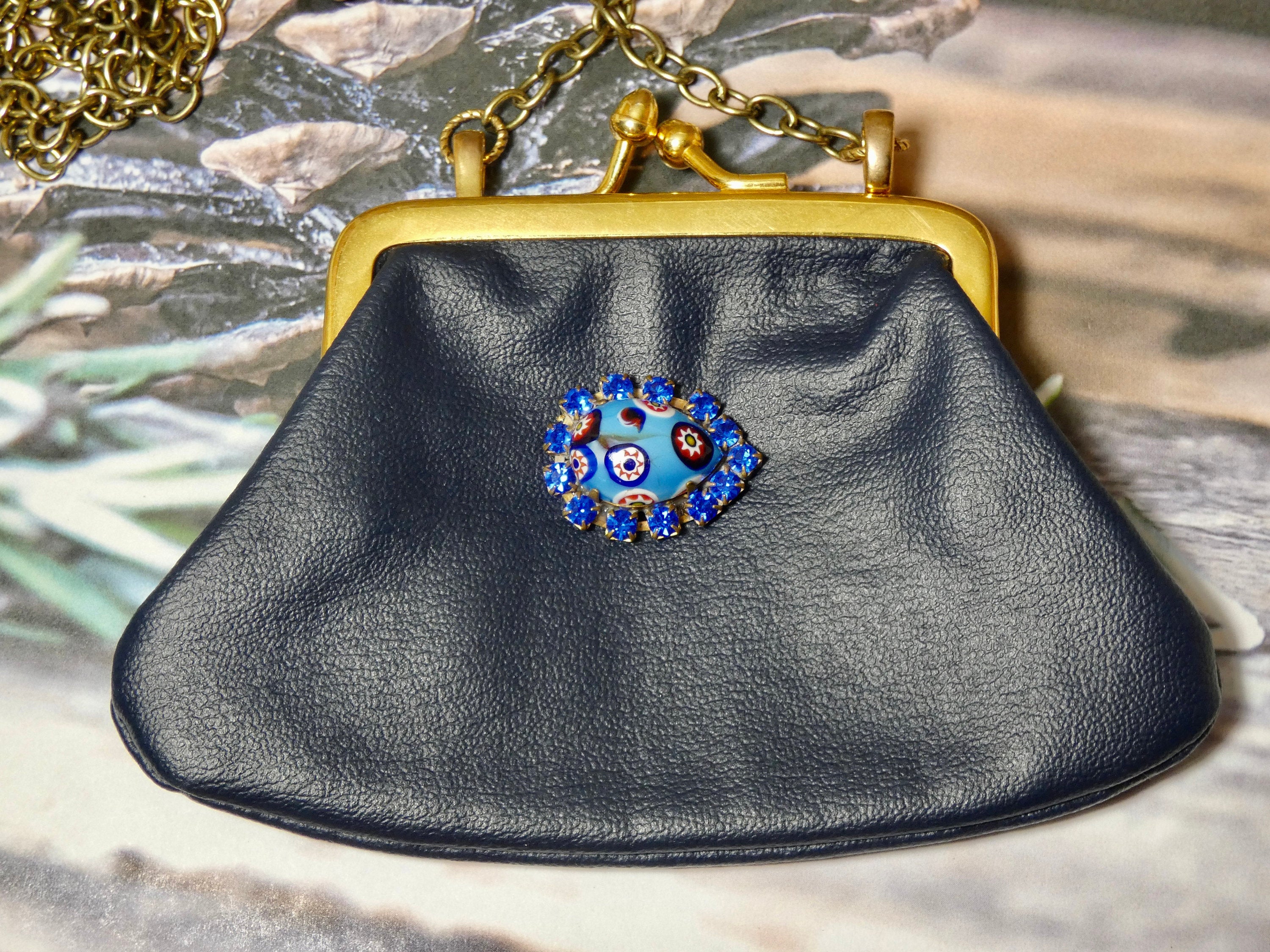 Antique Coin purse hand beaded Kiss lock closure tv movie prop collectible  display Victorian hand mademetal gold closure – Carol's True Vintage and  Antiques