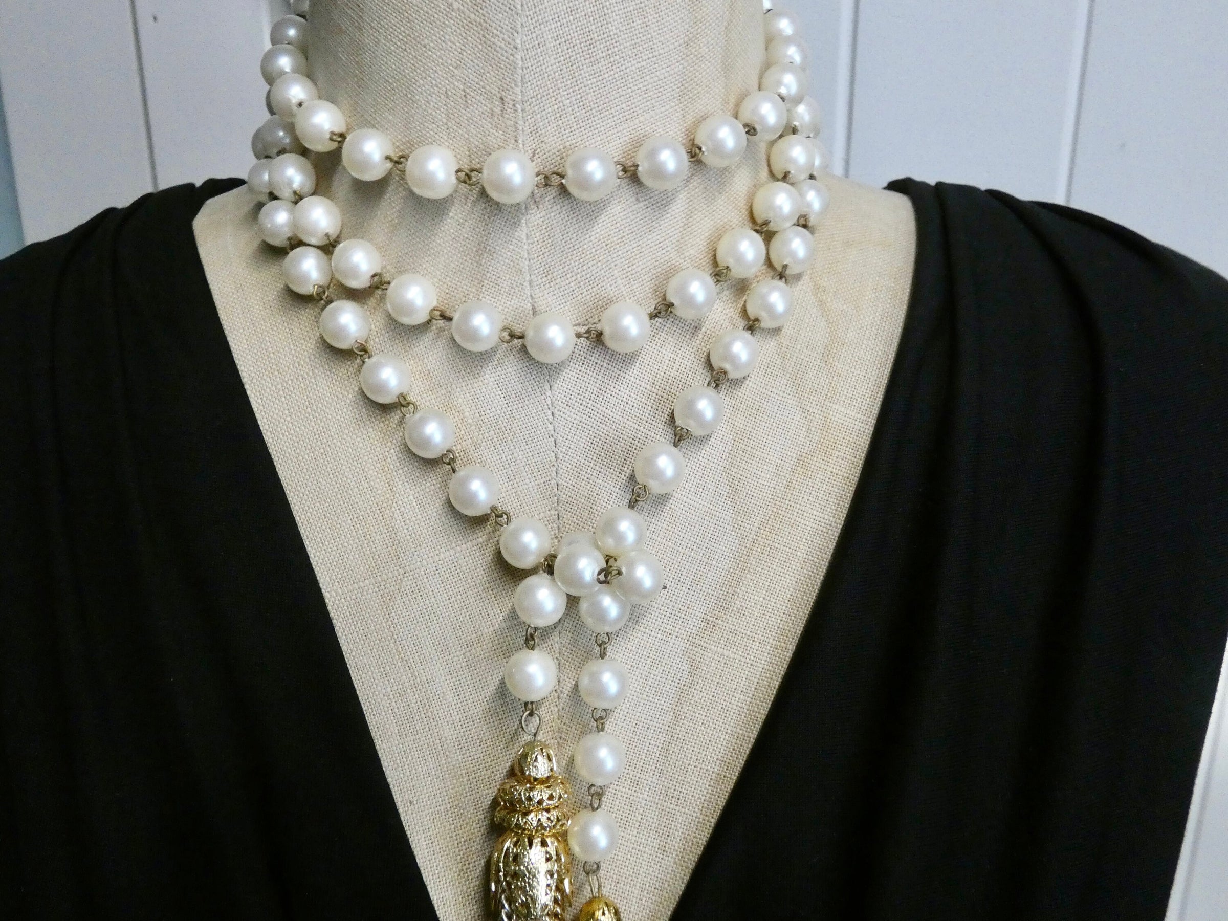 Lariat Pearl and Tassel Necklace, Vintage Gold Tassel Pendant with pearl rosary bead chain